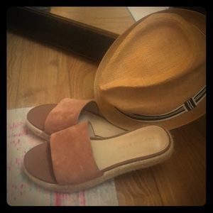 leather espadrilles with cushion insole.